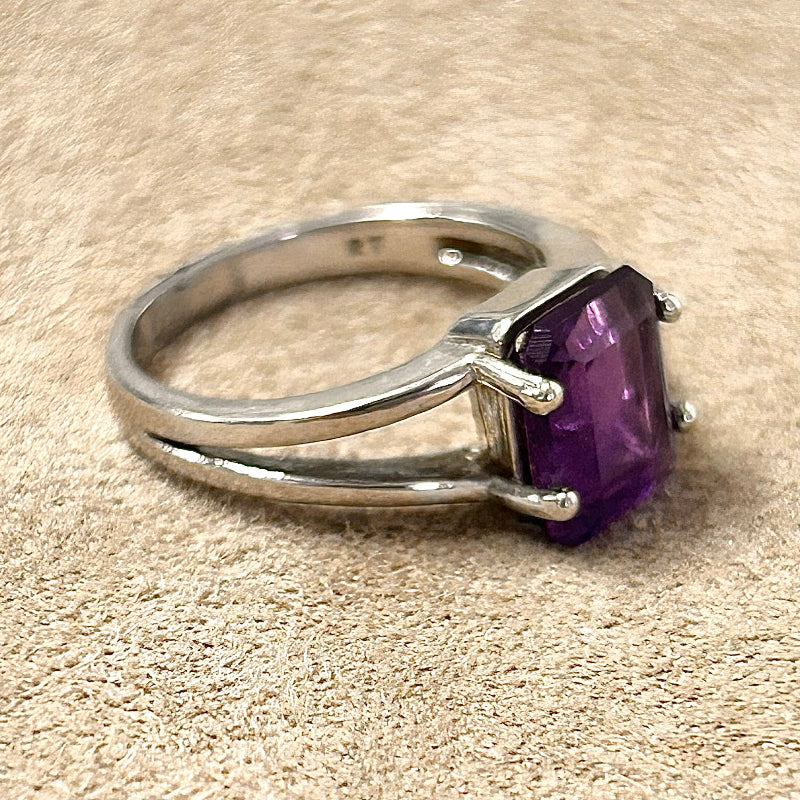 Amethyst Sterling Silver Ring (size 6.25)