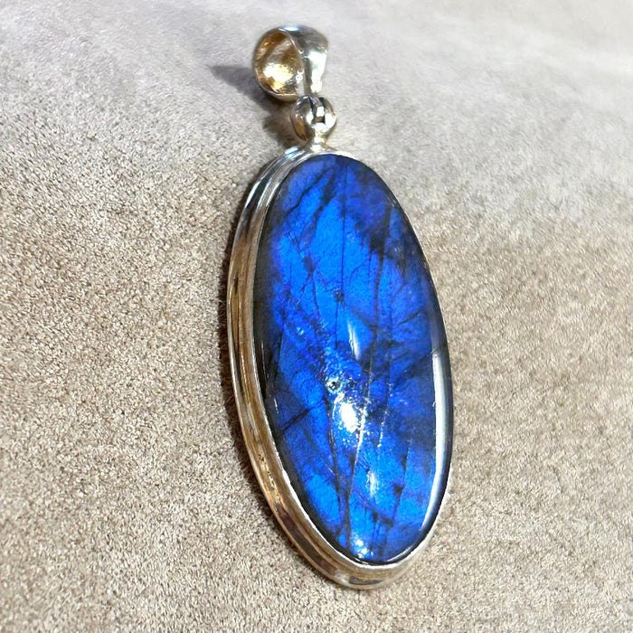 Labradorite in Sterling Silver Pendant