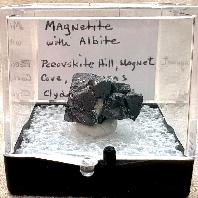 Magnetite and Albite (Arkansas)