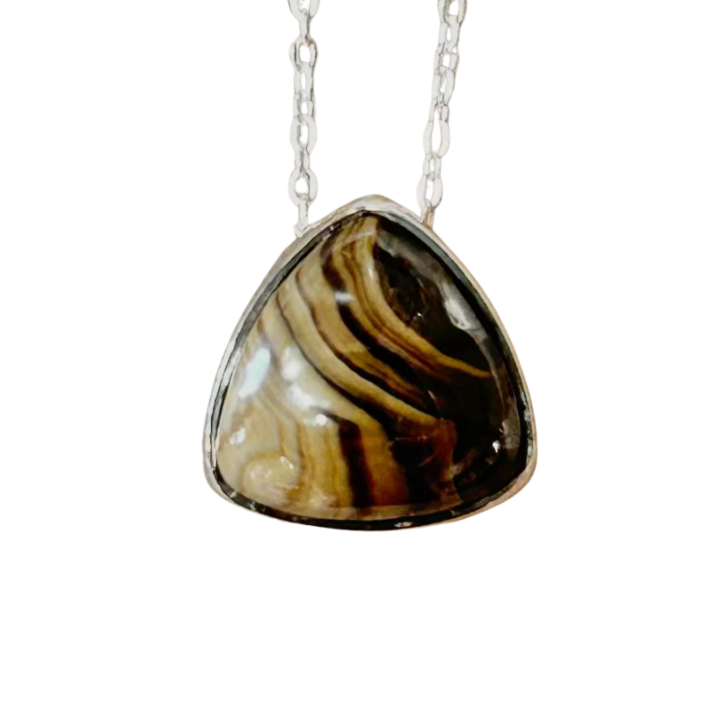 Schalenblende Pendant and Chain