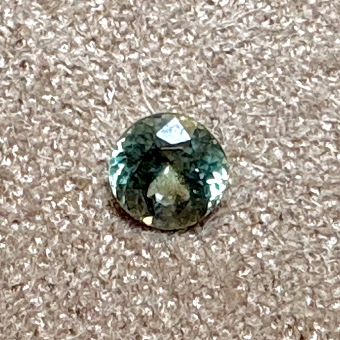 Sapphire gemstone, untreated (Montana)