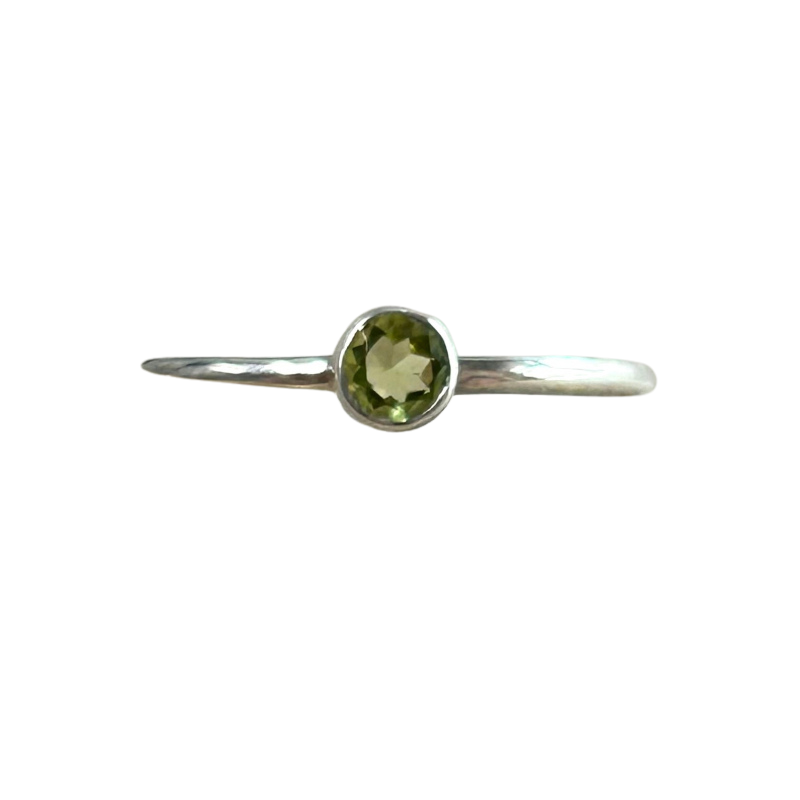 Peridot and Sterling Silver Ring (Size 9)