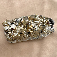 Pyrite, sphalerite and quartz (Peru)