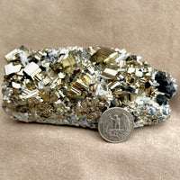 Pyrite, sphalerite and quartz (Peru)