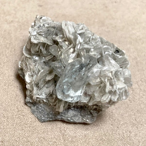 Aquamarine (Beryl) and Muscovite (China)