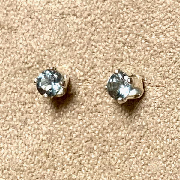 Aquamarine Round Faceted Stud Earrings