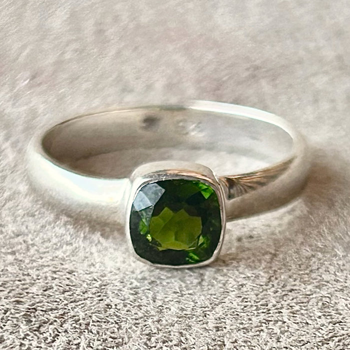 Chrome Diopside and Sterling Silver Ring (size 7)