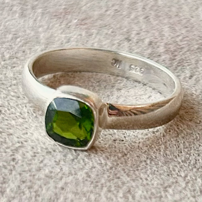 Chrome Diopside and Sterling Silver Ring (size 7)